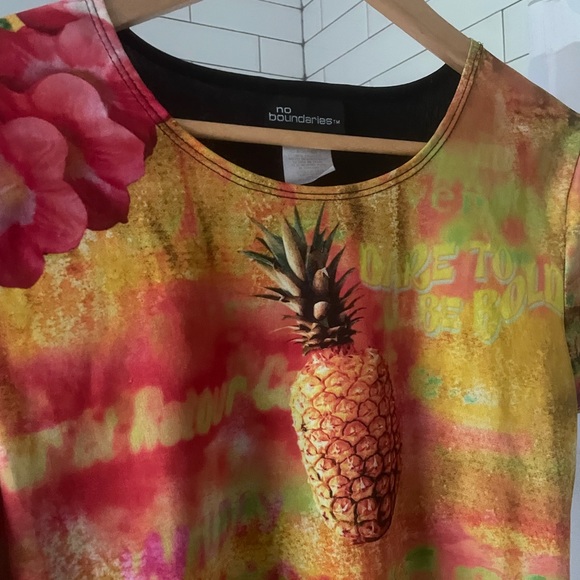 NO BOUNDARIES Multi-Color Pineapple S/S Graphic T-Shirt - Picture 3 of 4